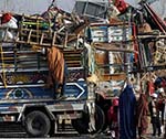 پاکستان ۵۰۰ مهاجر افغان  را بازداشت و اخراج کرده است